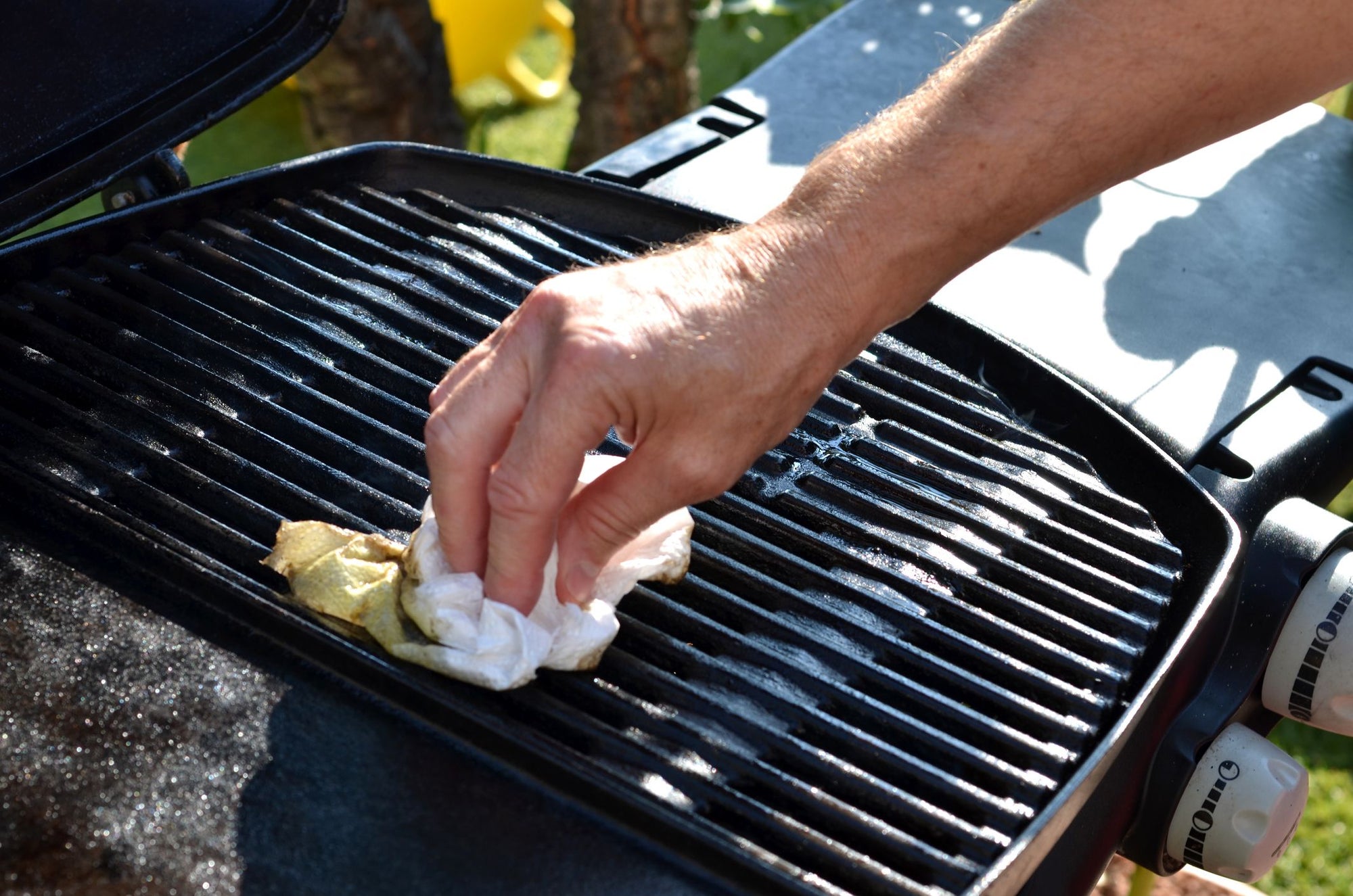 Cleaning you Caravans BBQ Grill
