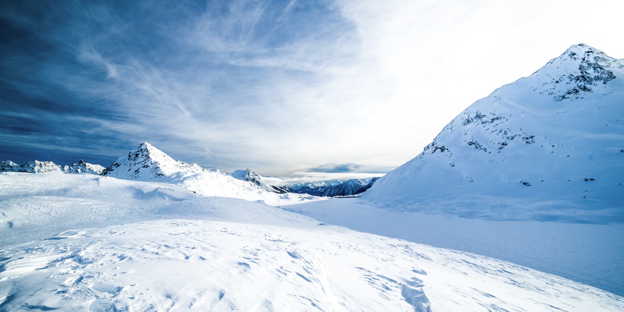 Starry night sky over remote Australian campsite — satellite constellation coverage for campers
