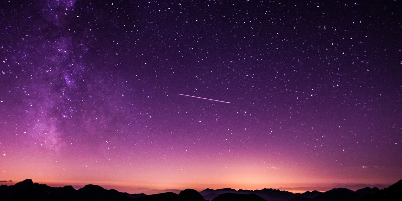 Night sky stars over remote Australian landscape — satellite internet for off-grid camping