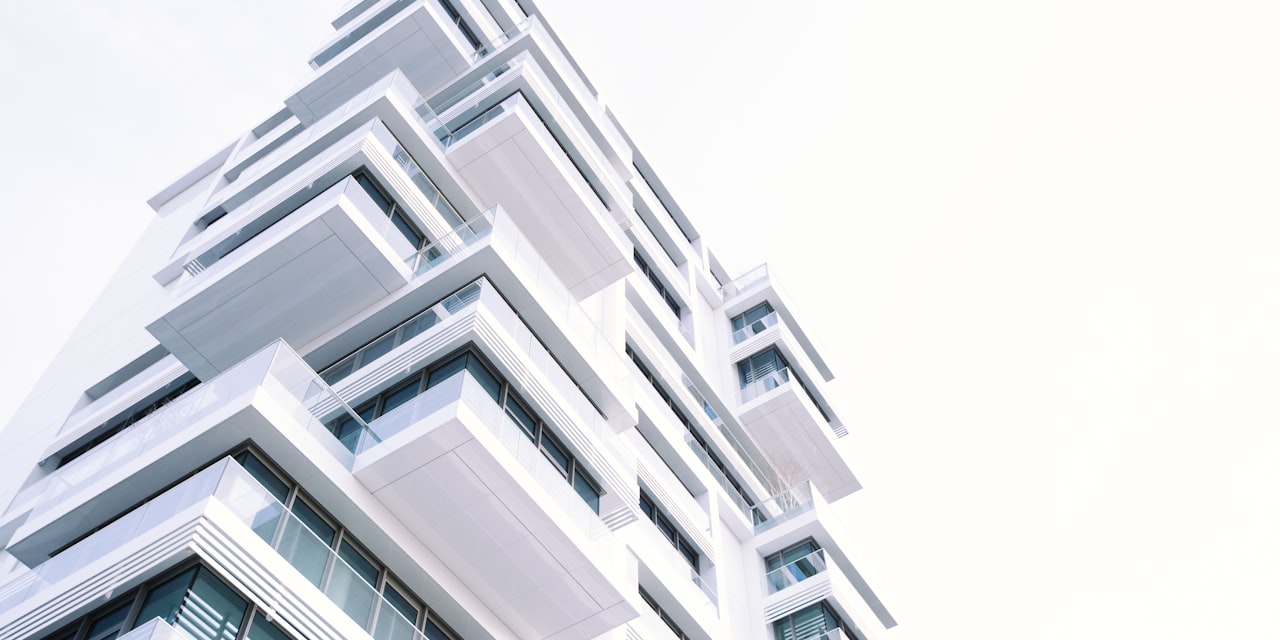 Caravan park in remote Australia at sunset — Starlink satellite internet for touring caravanners