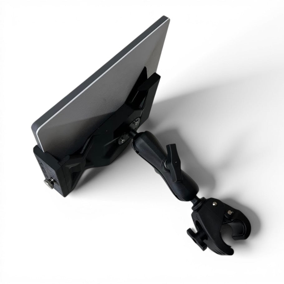 Outcamp Starlink Mini agricultural mount white version showing VIN-C-15 aluminium arms and tough claw clamp