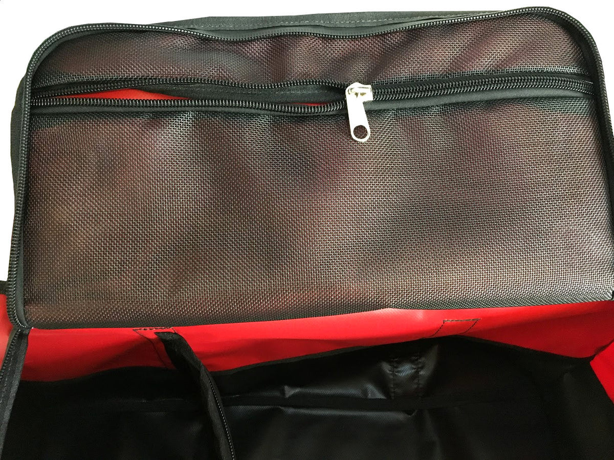 large pockets in the emergency services equipment bag